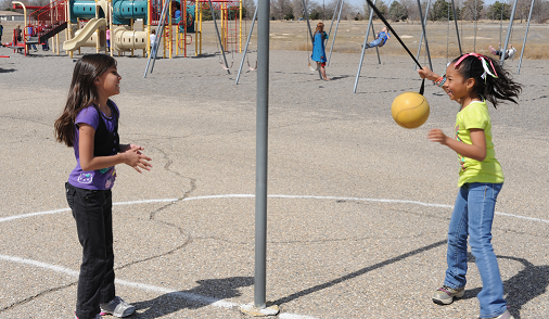 ../_images/INT_AY20_MP2_L11_Fig06-Children_playing_tetherball.png